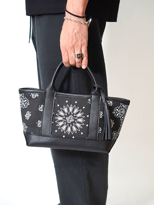 CROSSED ARROWS バンダナ柄 レザートートバッグ（Black）