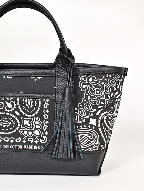 CROSSED ARROWS バンダナ柄 レザートートバッグ（Black）