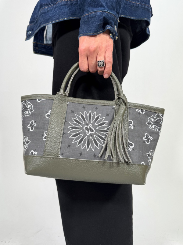 CROSSED ARROWS バンダナ柄 レザートートバッグ（Olive Green）