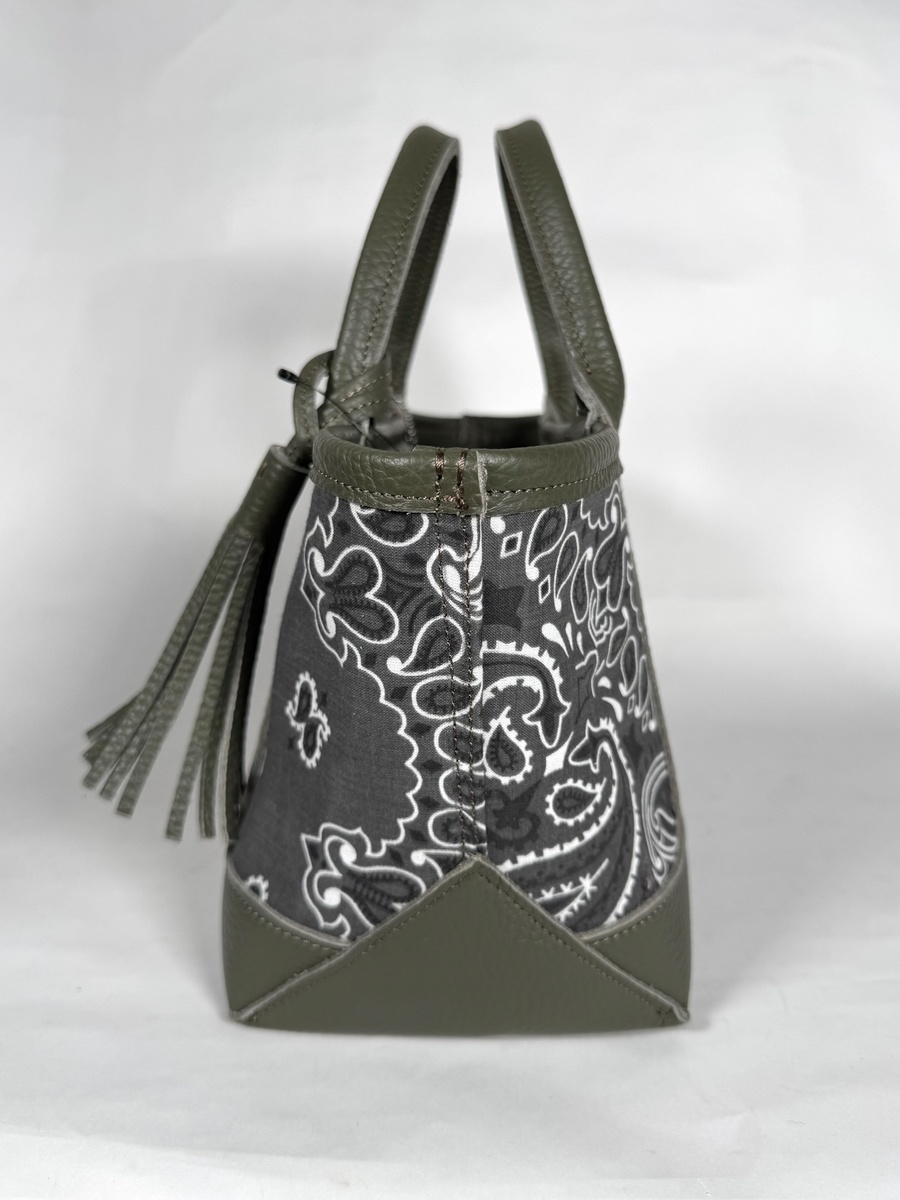 CROSSED ARROWS バンダナ柄 レザートートバッグ（Olive Green）