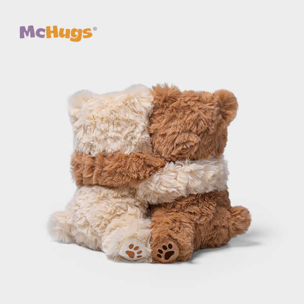 Mchugs Raffles Bear Hugs（マックハグス）　ラッフルズベアハグス　ハグしているくま　熊
