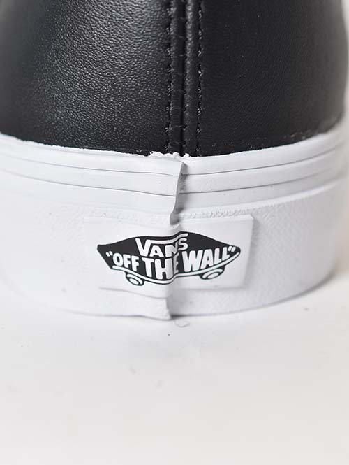 VANS Authentic LEATHER BLACK/TRUE WHITE (VN000EGABPB)