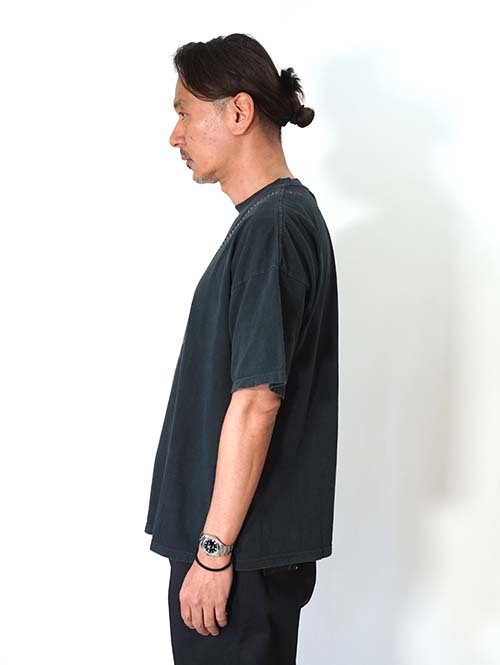 REMI RELIEF  HARD SP加工20/-天竺BIGサイズT (naja) - Black