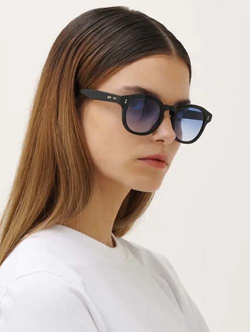 MESSY WEEKEND BILLE - Black/Blue Lens