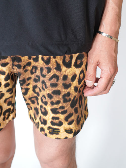 ILL ONE EIGHTY LEOPARD SWEAT SHORTS - Beige
