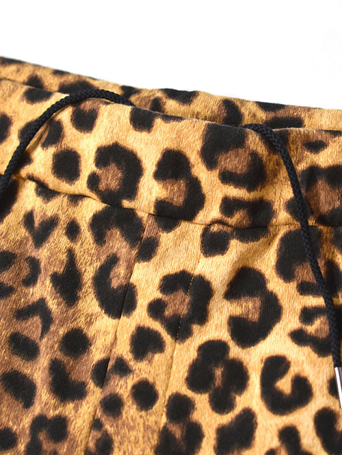 ILL ONE EIGHTY LEOPARD SWEAT SHORTS - Beige