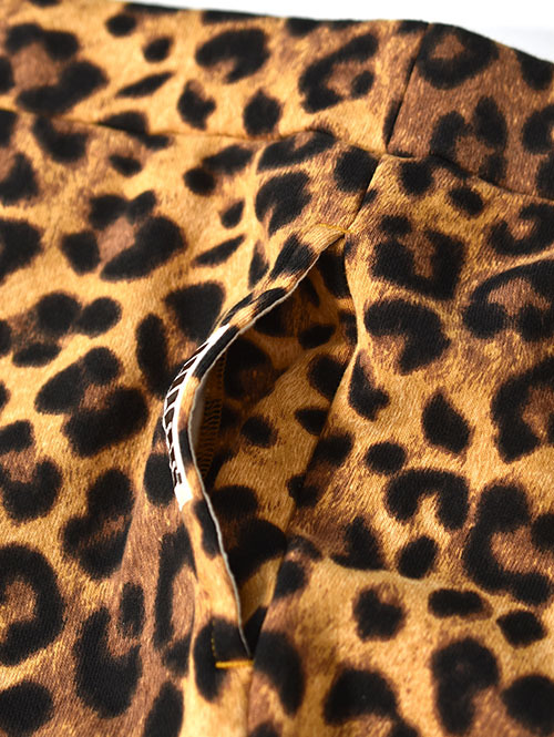 ILL ONE EIGHTY LEOPARD SWEAT SHORTS - Beige