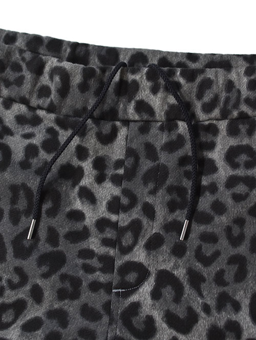 ILL ONE EIGHTY LEOPARD SWEAT SHORTS - Black