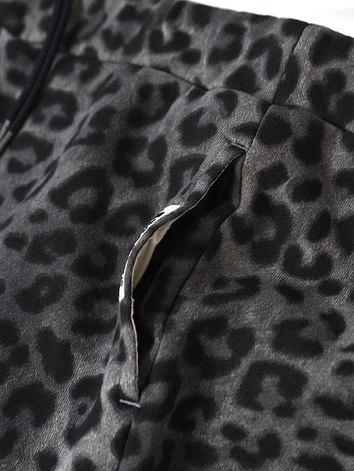 ILL ONE EIGHTY LEOPARD SWEAT SHORTS - Black