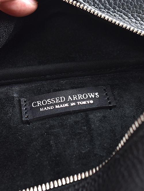 CROSSED ARROWS フラワースタッズ　 ミディアムサイズ　レザーショルダーバッグ
