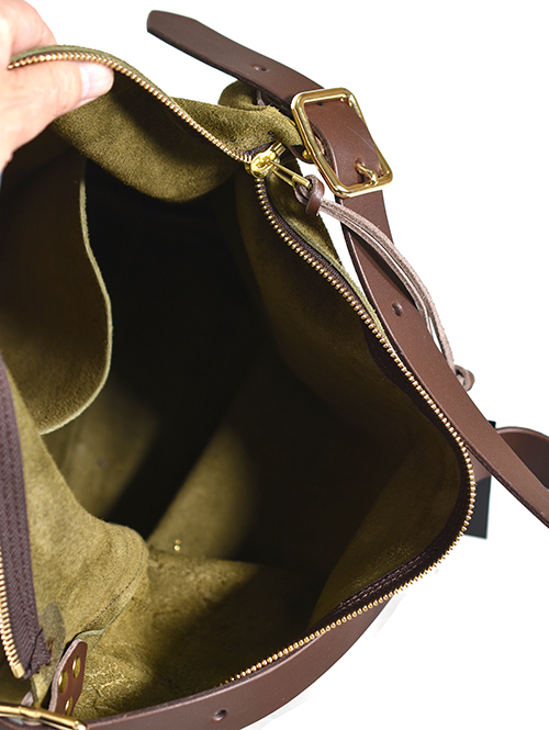 CROSSED  ARROWS フラワースタッズ　 レザーショルダーバッグ 　KHAKI
