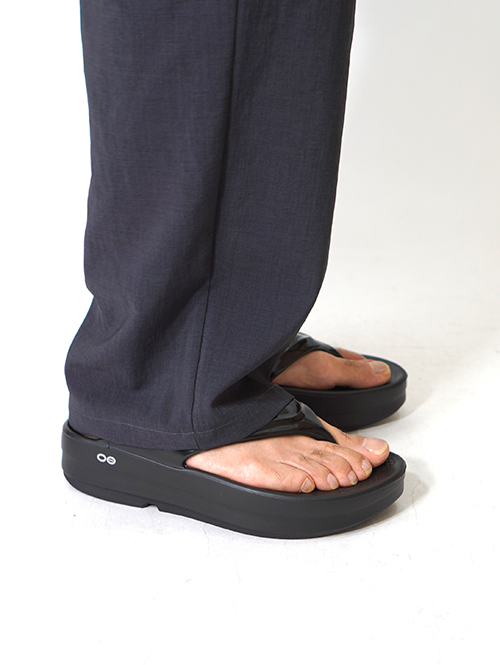 OOFOS  OOmega - Black