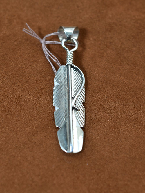 Navajo AARON DAVIS フェザーペンダントトップ