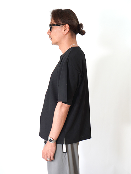 SALUTE HELM  ワッフル キーネック Tee (76004) - Black