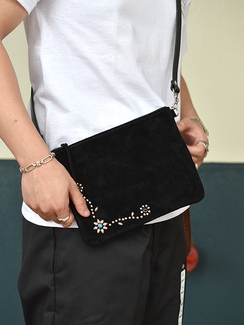 CROSSED  ARROWS  レザースタッズ　サコッシュバッグ 　L字　フラワー シルバー