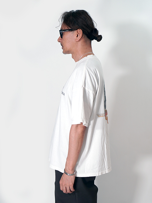 REMI RELIEF  NEW SP加⼯20/天竺BIGサイズ T（North Carolina Rally)  - Off White