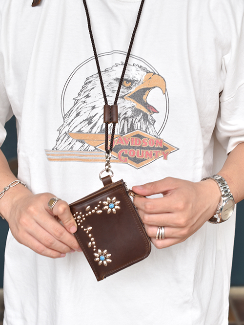 CROSSED ARROWS  クロムレザー L字 ネック ウォレット - Brown