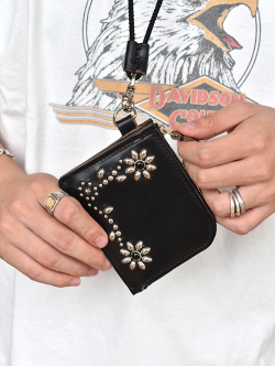 CROSSED ARROWS  クロムレザー L字 ネック ウォレット - Black/Black
