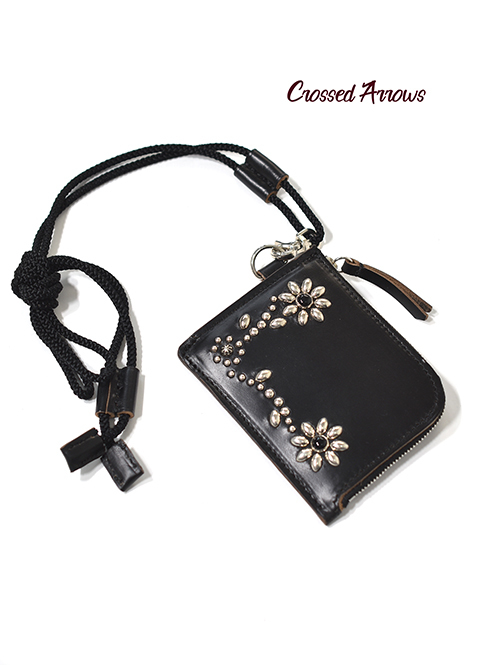 CROSSED ARROWS  クロムレザー L字 ネック ウォレット - Black/Black
