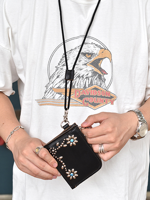 CROSSED ARROWS  クロムレザー L字 ネック ウォレット - Black / Turquoise