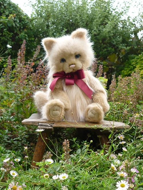 Charlie Bears (チャーリーベアーズ）　Kingswood(キングスウッド) 　ねこ　茶色　ねこのぬいぐるみ