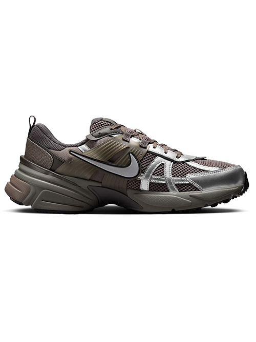 最終セール　NIKE/ナイキ/V2K RUN/HQ1678-200