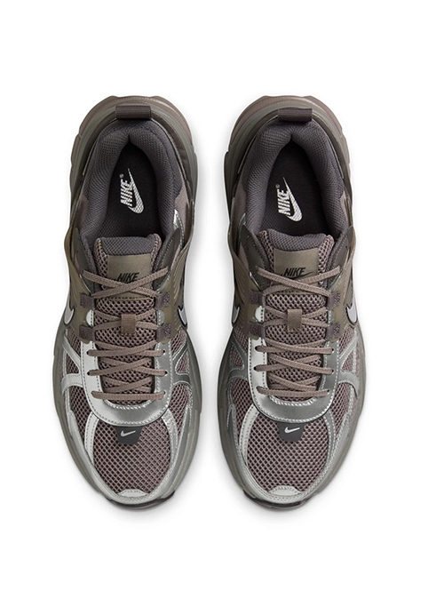 最終セール　NIKE/ナイキ/V2K RUN/HQ1678-200