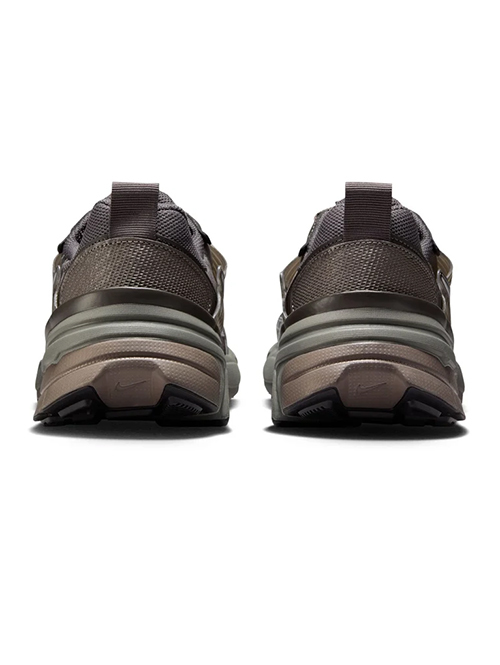 最終セール　NIKE/ナイキ/V2K RUN/HQ1678-200