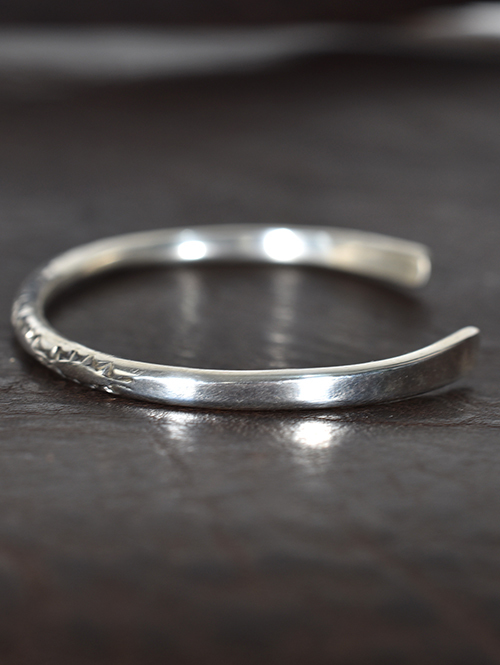 NAVAJO Hand Made Silver Bangle(A)