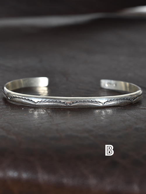 NAVAJO Hand Made Silver Bangle(B)