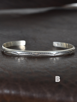 NAVAJO Hand Made Silver Bangle(B)