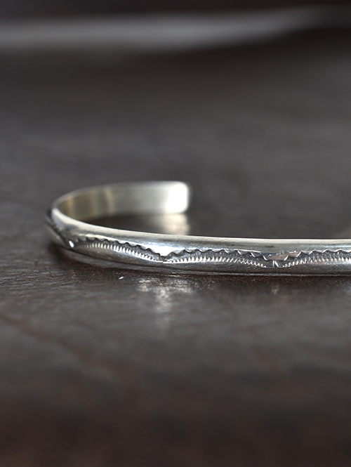 NAVAJO Hand Made Silver Bangle(B)