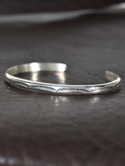 NAVAJO Hand Made Silver Bangle(B)