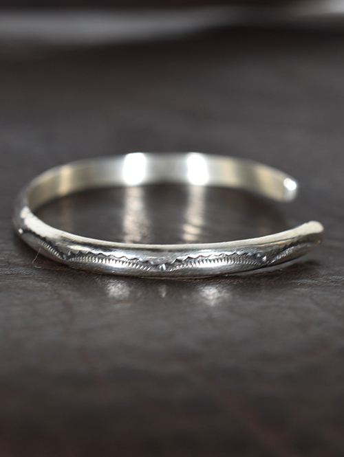 NAVAJO Hand Made Silver Bangle(B)