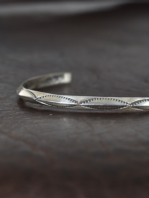 NAVAJO Hand Made Silver Bangle(C)