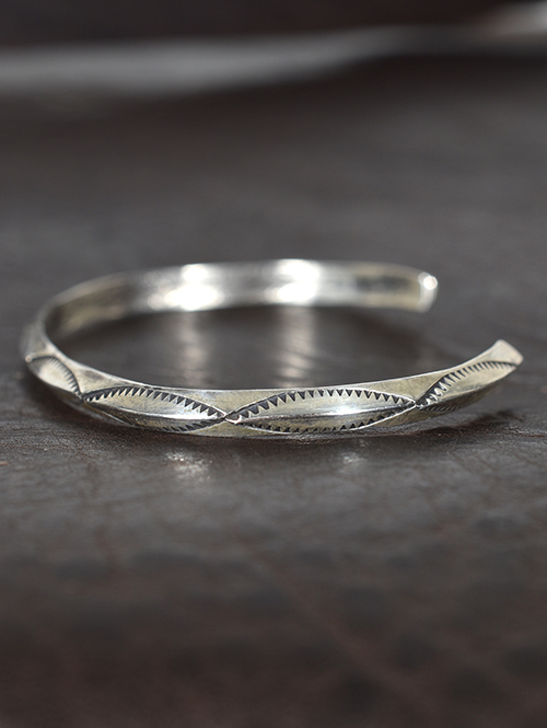 NAVAJO Hand Made Silver Bangle(C)