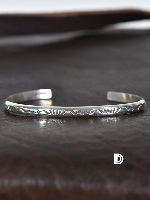 NAVAJO Hand Made Silver Bangle(D)