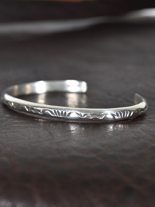 NAVAJO Hand Made Silver Bangle(D)