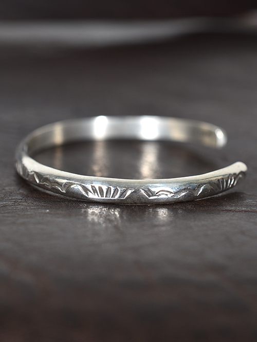 NAVAJO Hand Made Silver Bangle(D)