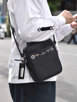 CROSSED ARROWS　レザーショルダー スタッズバッグ　ストレートフラワー
