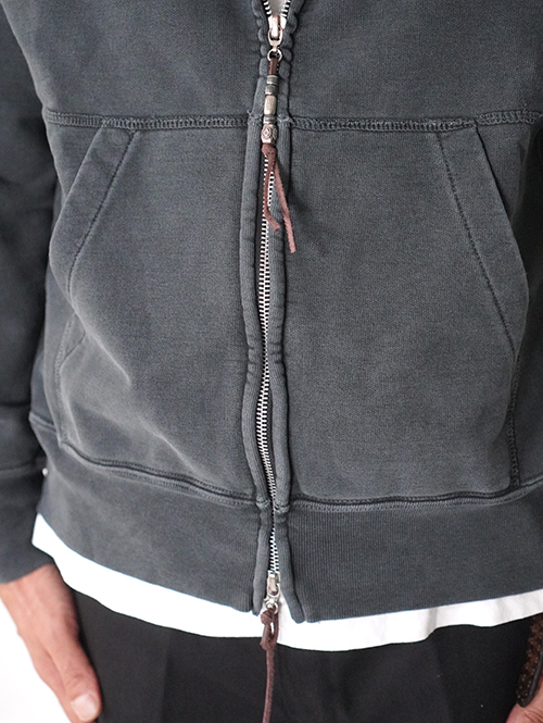 REMI RELIEF  |  SP加工裏毛ZIPパーカー  - Vintage Black