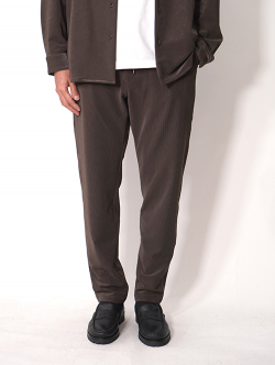 SALUTE HELM  |ロイカ™︎コードピケ リラックスイージーパンツ (66505) - Brown