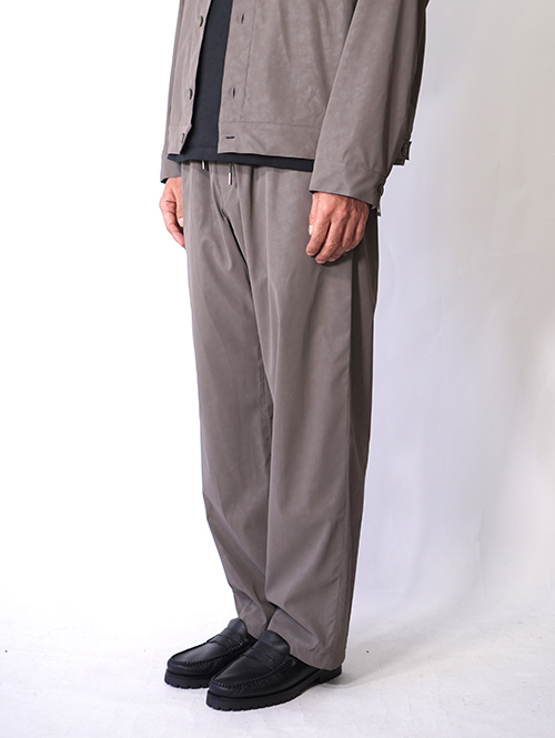 SALUTE HELM  |  ビンテージ フェイクレザー シャーリング ワイドパンツ (66506) - Khaki