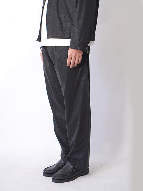SALUTE HELM  |  ビンテージ フェイクレザー シャーリング ワイドパンツ (66506) - Black
