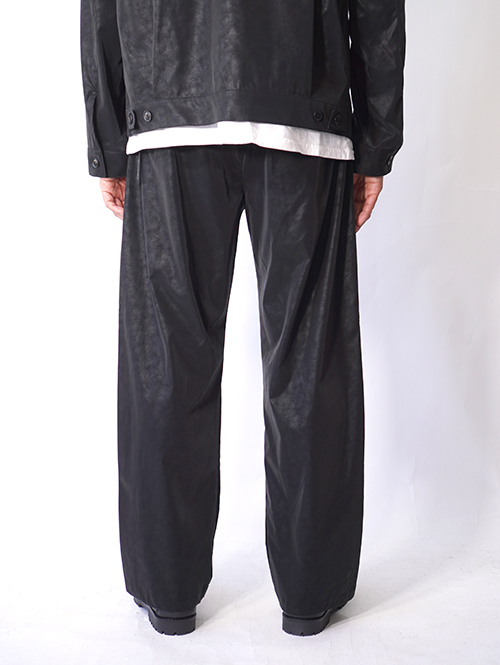 SALUTE HELM  |  ビンテージ フェイクレザー シャーリング ワイドパンツ (66506) - Black