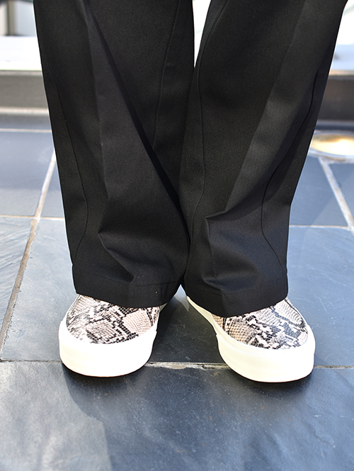 Vans Classic Slip-On Shoe in Python Turtledove White