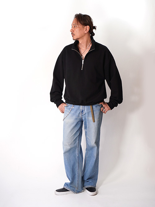 W.A.T.C STUDIO  |  Oversized boxy 1/4 Zip Sweater - Black